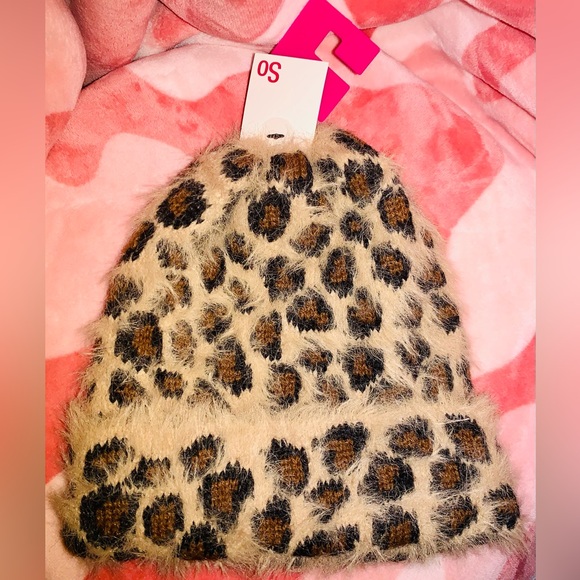 NWT SO WOMEN’S KNITTED FURRY LEOPARD 🐆 BEANIE HAT, OS, BNWT - Picture 3 of 7